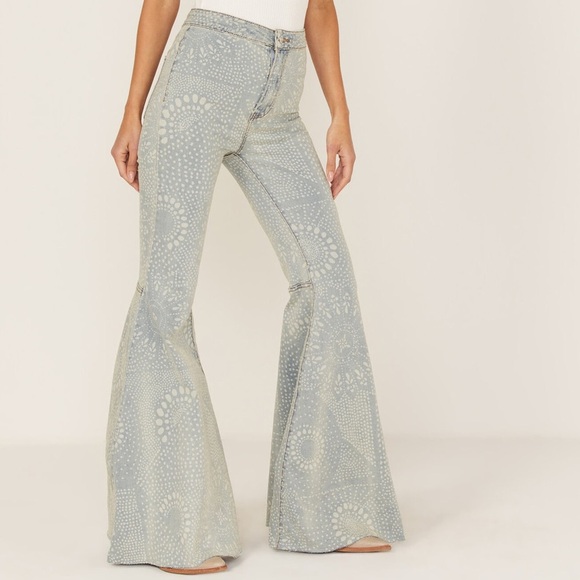 We The Free Denim - We The Free Just Float On Flare Jeans Light Wash Geo Print Size 28